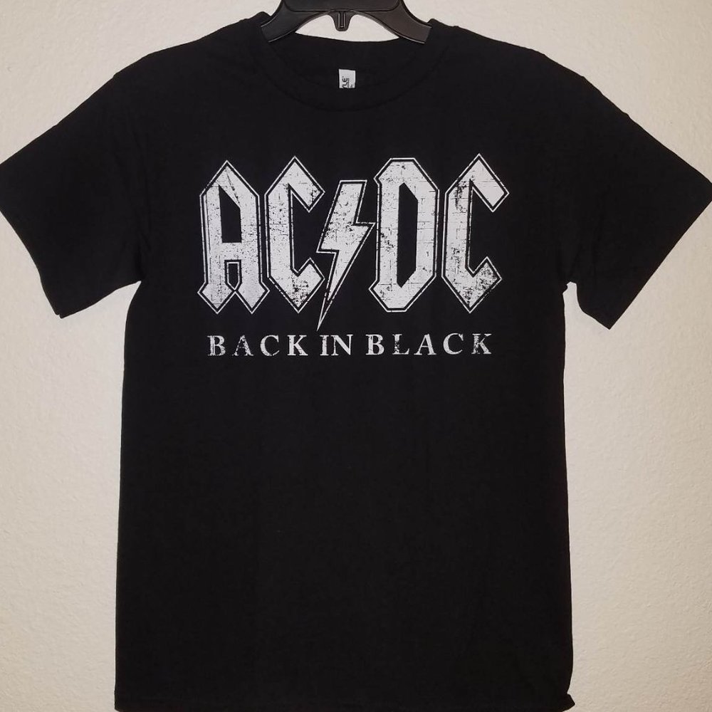 New "AC/DC Back In Black" Rock T-Shirt Small–2XL